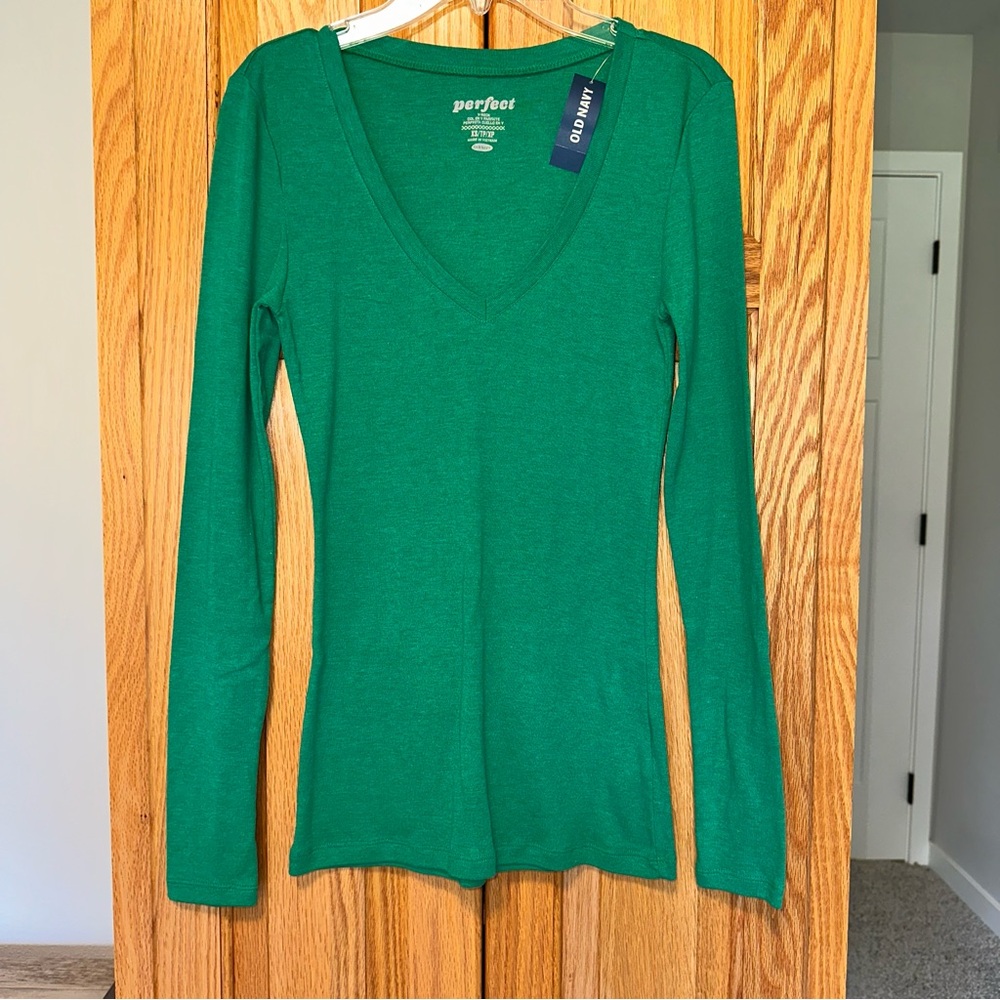NWT Old Navy Green Long Sleeve V-Neck Top size XS